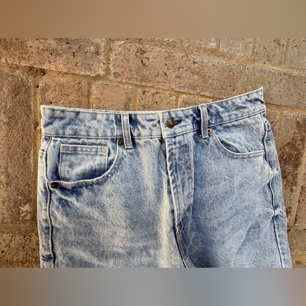 Fashion Nova Women's Light Blue Straight Jeans - Picture 3 of 6